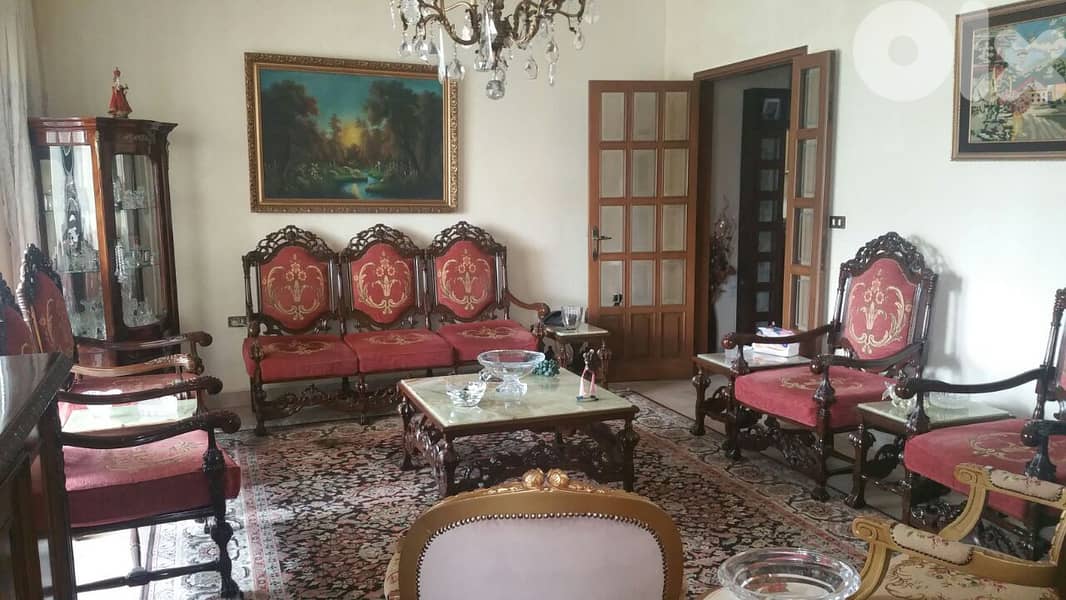 Full Salon / Living Room 4