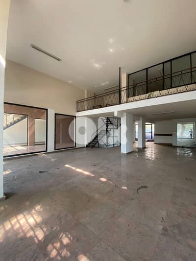 OFFICE IN THE HEART OF ACHRAFIEH 250sq new building , (ACR-532)