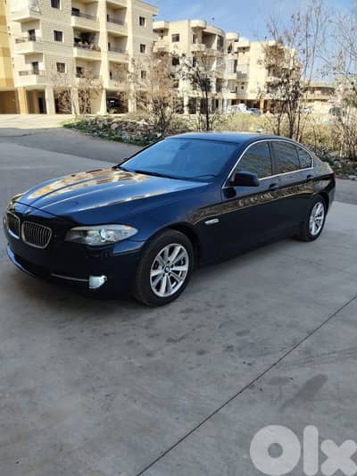 BMW 5-Series 2011