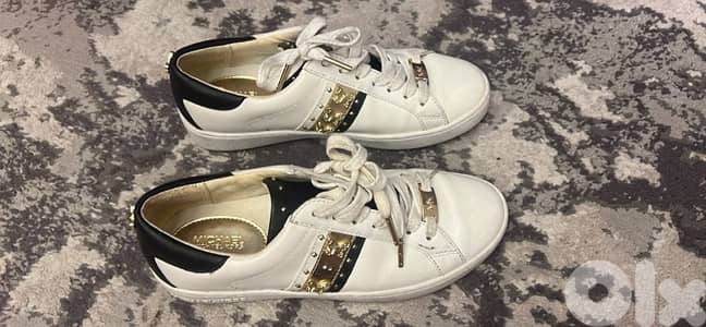 micheal kors shoes used very few times size 36 for only 40$ onlyy
