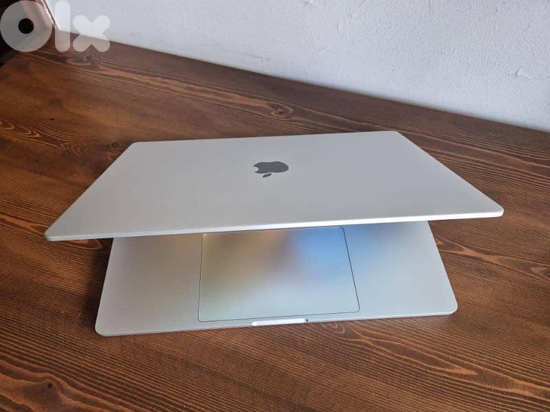 Macbook Pro 16" 2021 - 1Tb , M1 Pro, 16Gb Ram 1