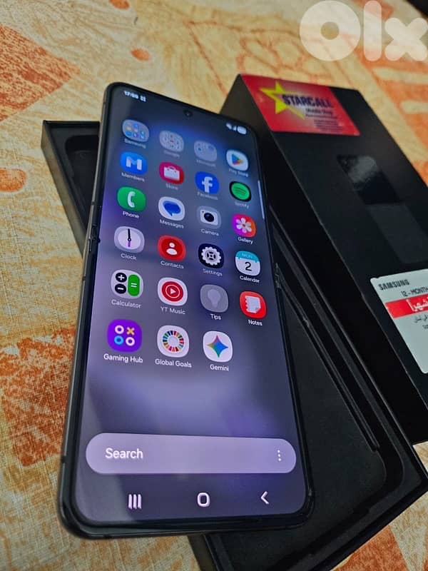 Samsung galaxy Z flip 5 4