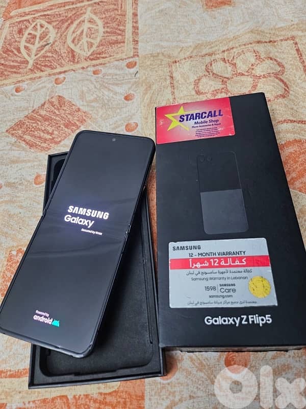 Samsung galaxy Z flip 5 10