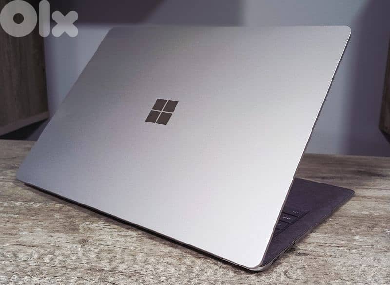LAPTOP microsoft surface - i5 gen 10 touch 2k 9