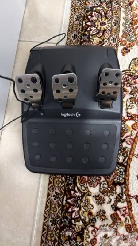 lohitech g29 wheel 1