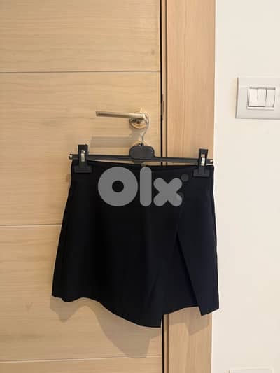 stradivarius skort black color new size s