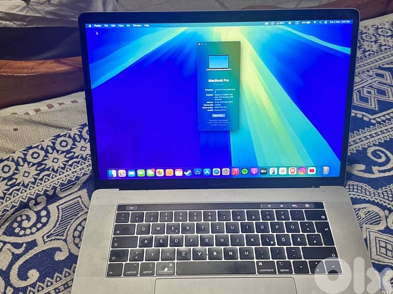 MacBook Pro 15-inch (2019) - Core i9 2