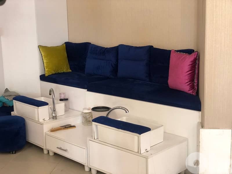 salon tables and accessories 10