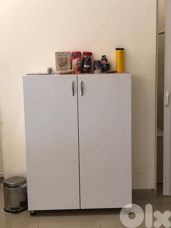 salon tables and accessories 12