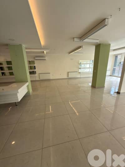 GMZ112CS Showroom for rent in Zahle - صالة عرض للإيجار في زحلة