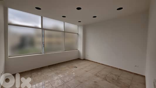 Office For Rent in Horch Tabet مكتب للإيجار في حرش تابيت