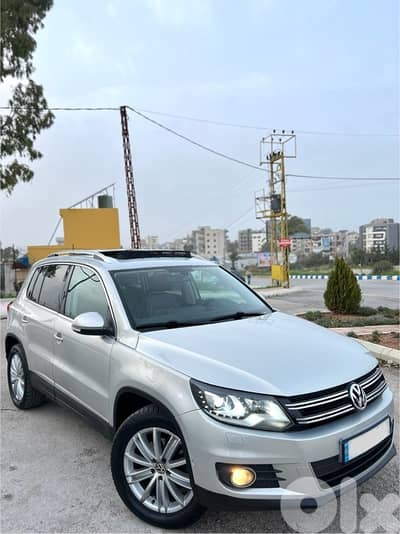 Volkswagen Tiguan Limited 2012