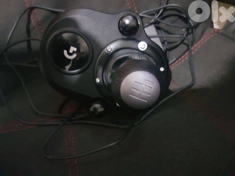 LOGITECH G29 with foldable racing chair 1