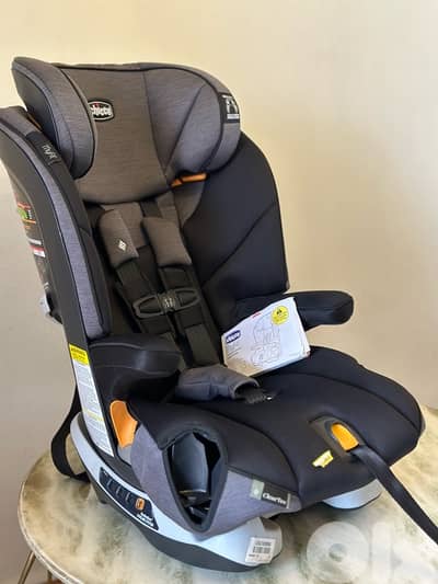 Chicco MYFIT brand new never used  From 18 months till 8 years:135&