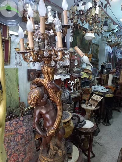 تمثال لمبادير كبير شكل ثرية قديمة