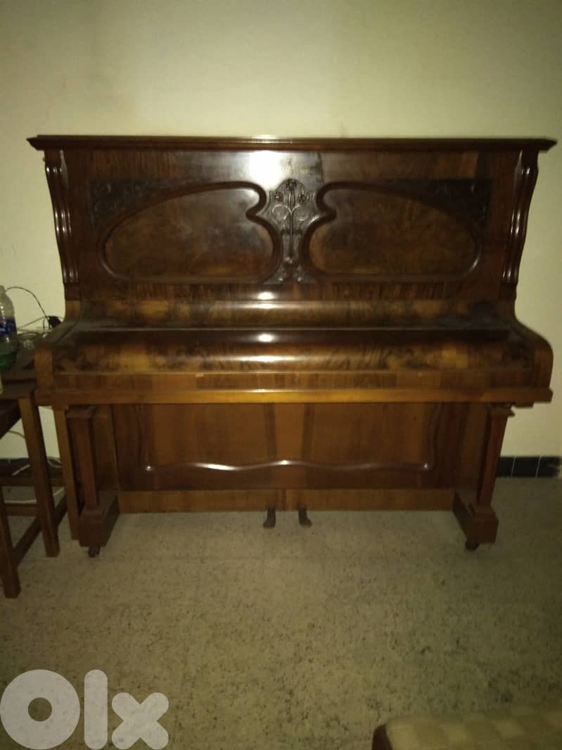 Wood piano 3