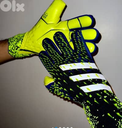 football shoes and gloves original كفوف كرة قدم حارس مرمى