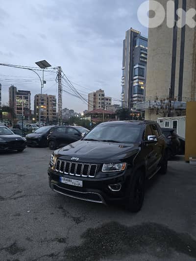 Jeep Grand Cherokee 2011 Look 2016 black on black new tires