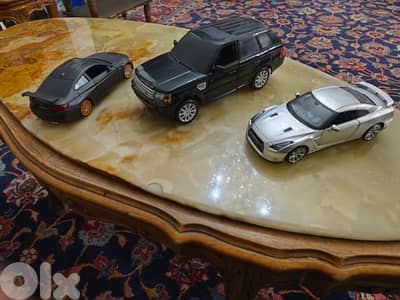 Maisto BMW M4 GTS 1/24,Range Rover Bdurango 1/18,Maist nissan gts 1/24