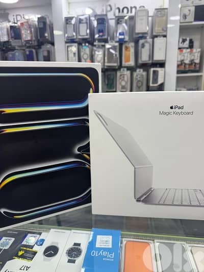 magic keyboard 13 inch M4 generation arabic like new