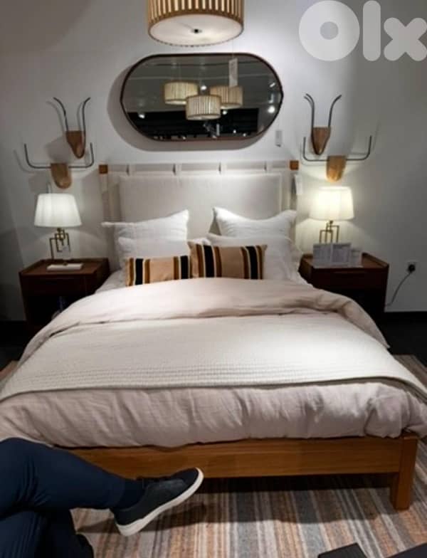 Bed brand : Crate & Barell 2