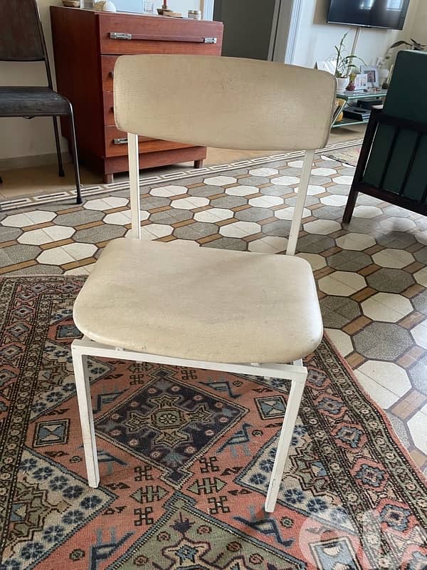 4 chairs 1970s:  sleep comfort 2