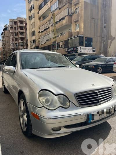 Mercedes-Benz 240/260/280 2004