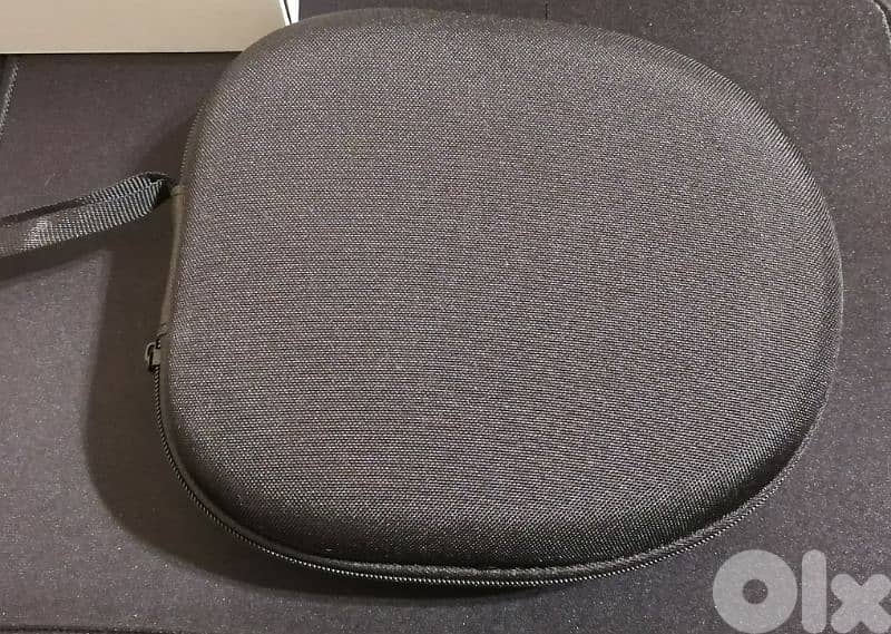 Sony WH-CH720N headphones + free case 1