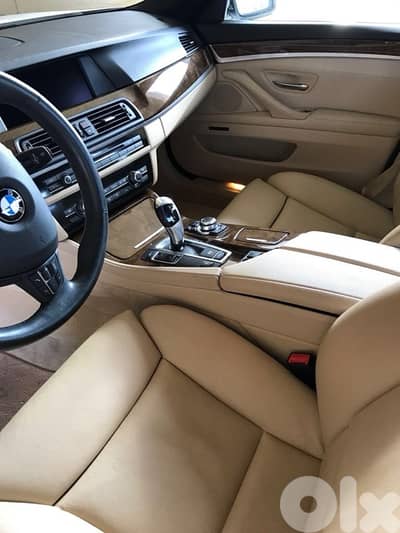 BMW 5-Series 2012