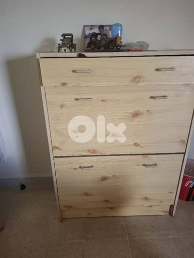 خزانة للاحذية