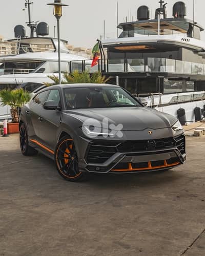 Lamborghini Urus CAPSULE 2022 , HIGHEST SPECS , Like New
