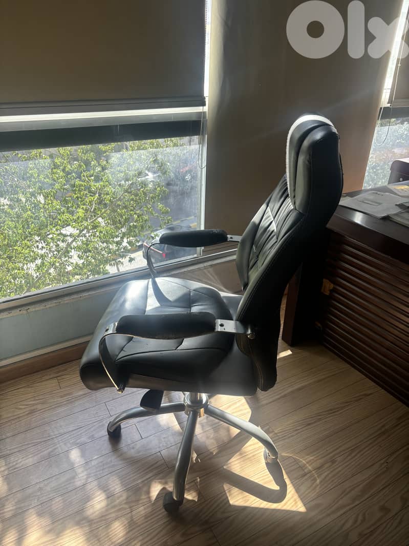 Office chair 1
