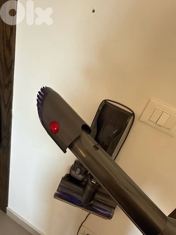 Dyson V15 vaccum 3