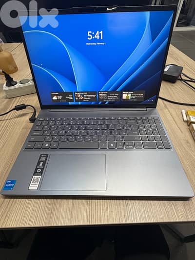 Lenovo IDEAPAD Slim 3i