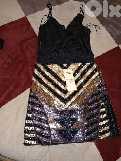 طقم لجميع المناسبات