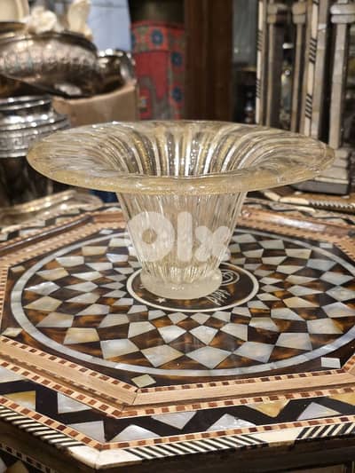 مزهرية مركزية فنتج – زجاج مورانو إيطالي على قاعدة