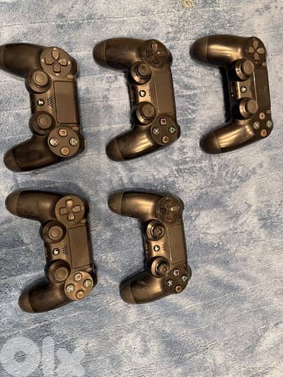 playstation 4 controllers
