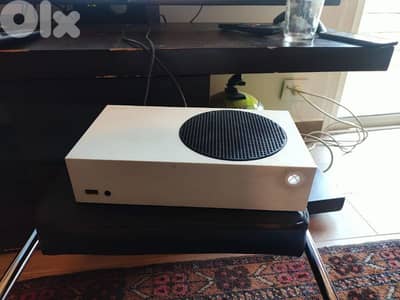 XBOX Series S Excellent quality, with FC 26, GTA 5 AND F1 24 Included