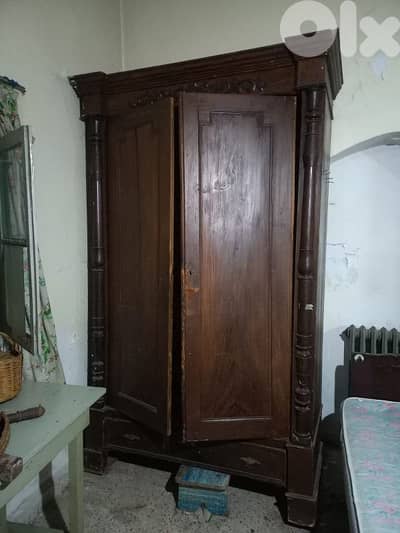 5zene 5achab adim ktir mratab