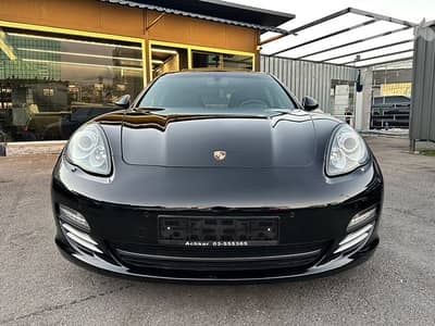 Porsche Panamera 4S 2010