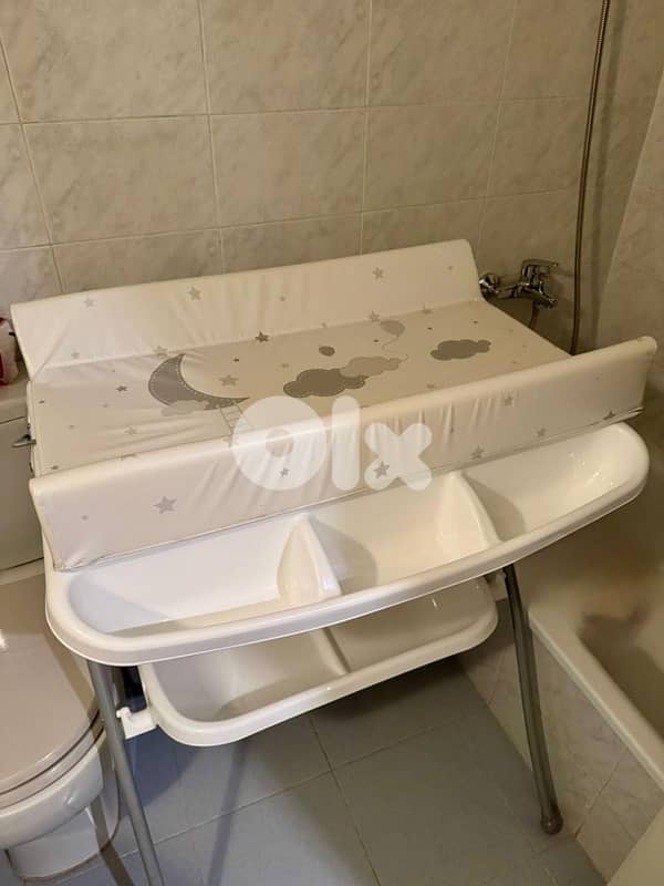 Baby Essentials Bundle – Excellent Condition – 300 USD (All Items) 2