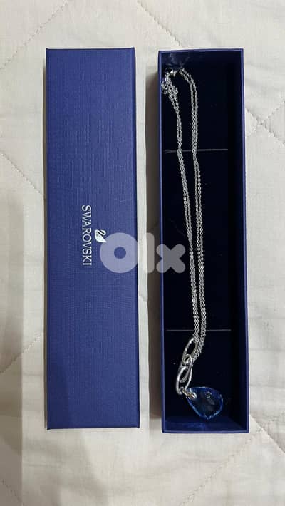 SWAROVSKI blue and silver chain necklace