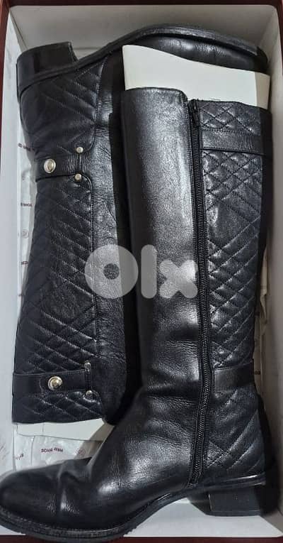 Black knee-high boots