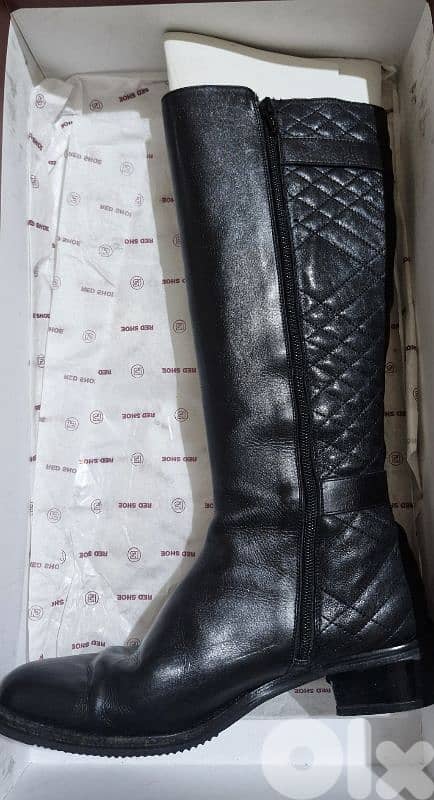 Black knee-high boots 2