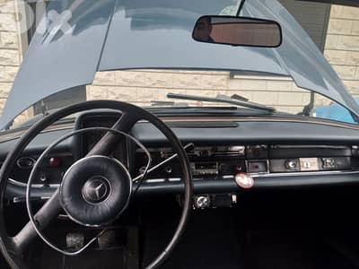 Mercedes-Benz 200 Series 1967