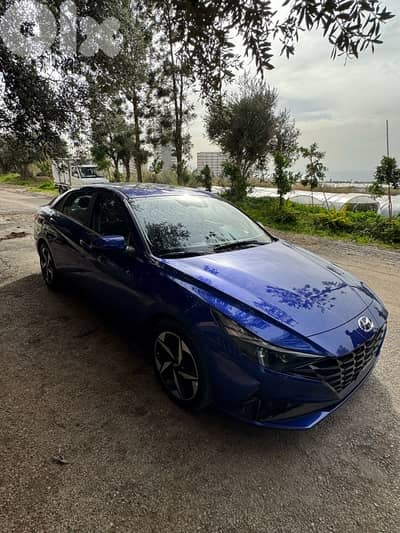 Hyundai Elantra 2022