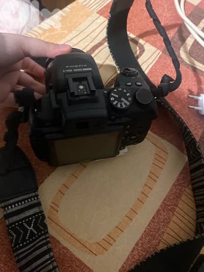 كاميرا Fujifilm FinePix HS35EXR بحالة ممتازة