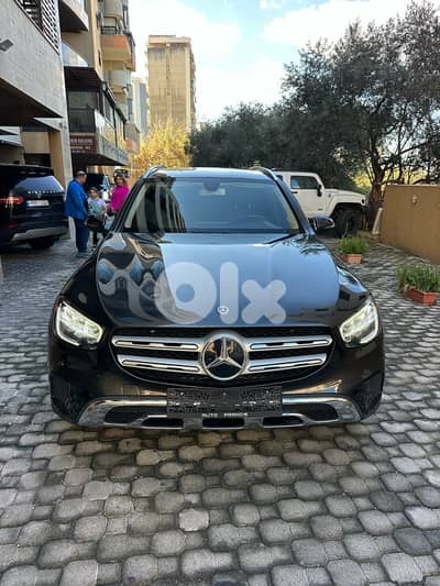 Mercedes GLC 300 4matic 2020 dark gray on black clean carfax-65k miles