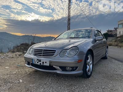 Mercedes-Benz C-Class 2005
