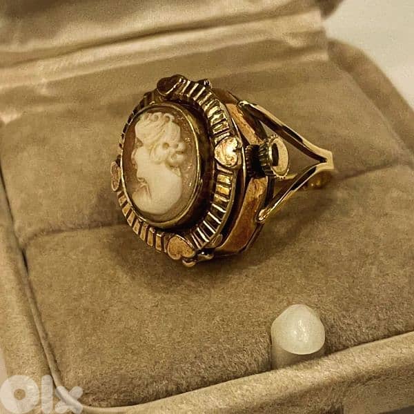 extremely rare gold ring watch from the 1940s 5